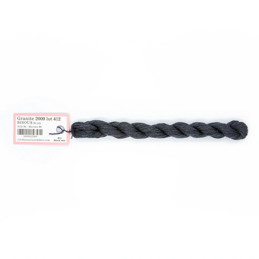 Tilli Tomas | Bisous | 2009 Granite | Thread