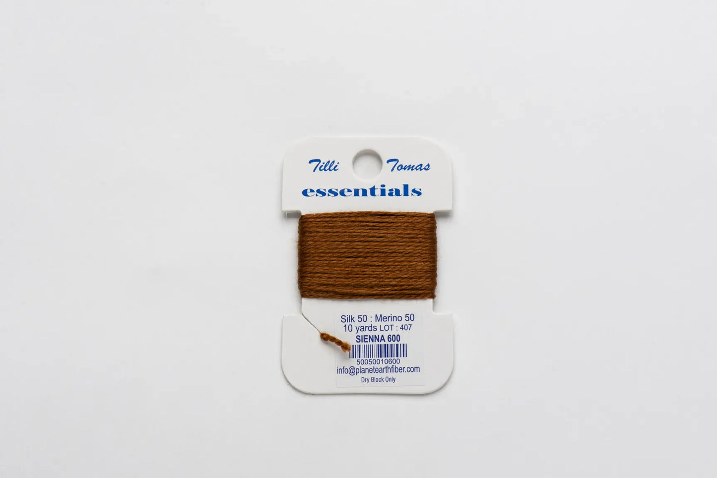 Tilli Tomas | Essentials Cards | 600 Sienna | Thread
