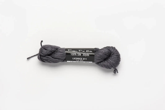 Tilli Tomas | Pepper Pot Silk | 011 Licorice | Thread